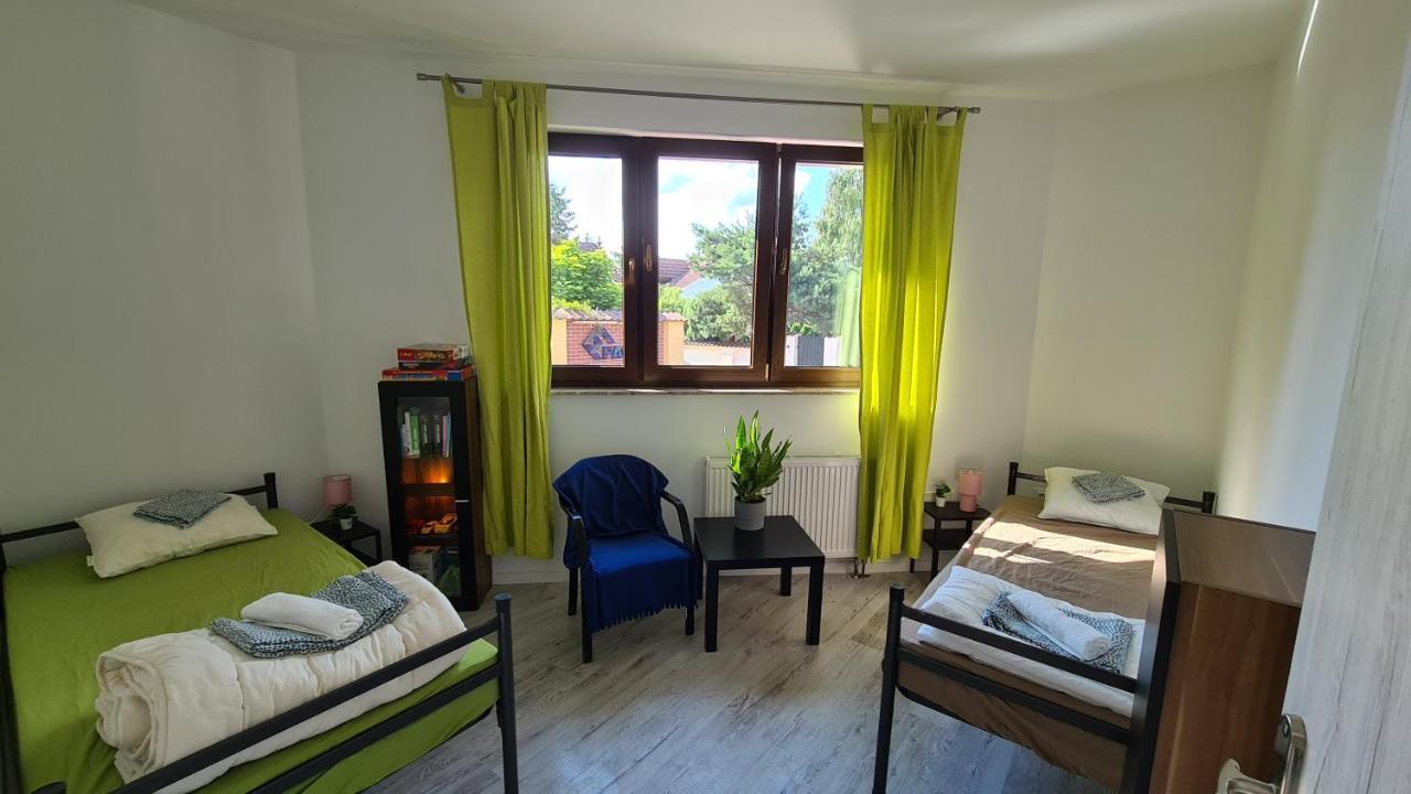 Urocze Apartamenty Na Wsi Goledzinow Экстерьер фото