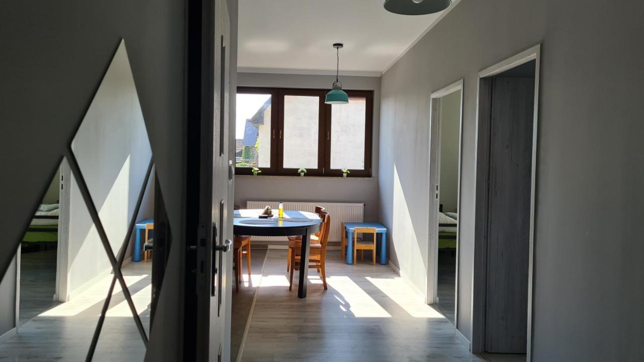 Urocze Apartamenty Na Wsi Goledzinow Экстерьер фото