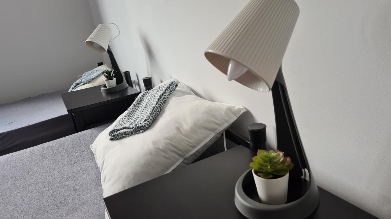 Urocze Apartamenty Na Wsi Goledzinow Экстерьер фото