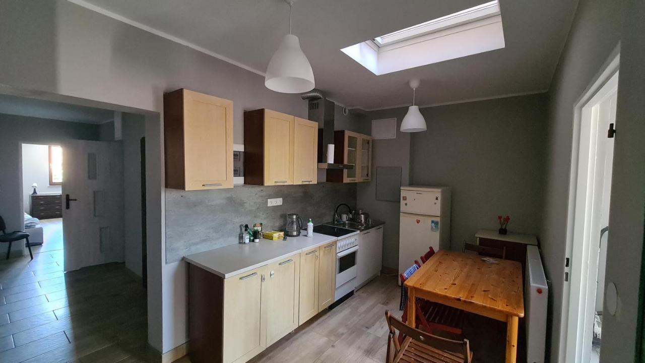 Urocze Apartamenty Na Wsi Goledzinow Экстерьер фото