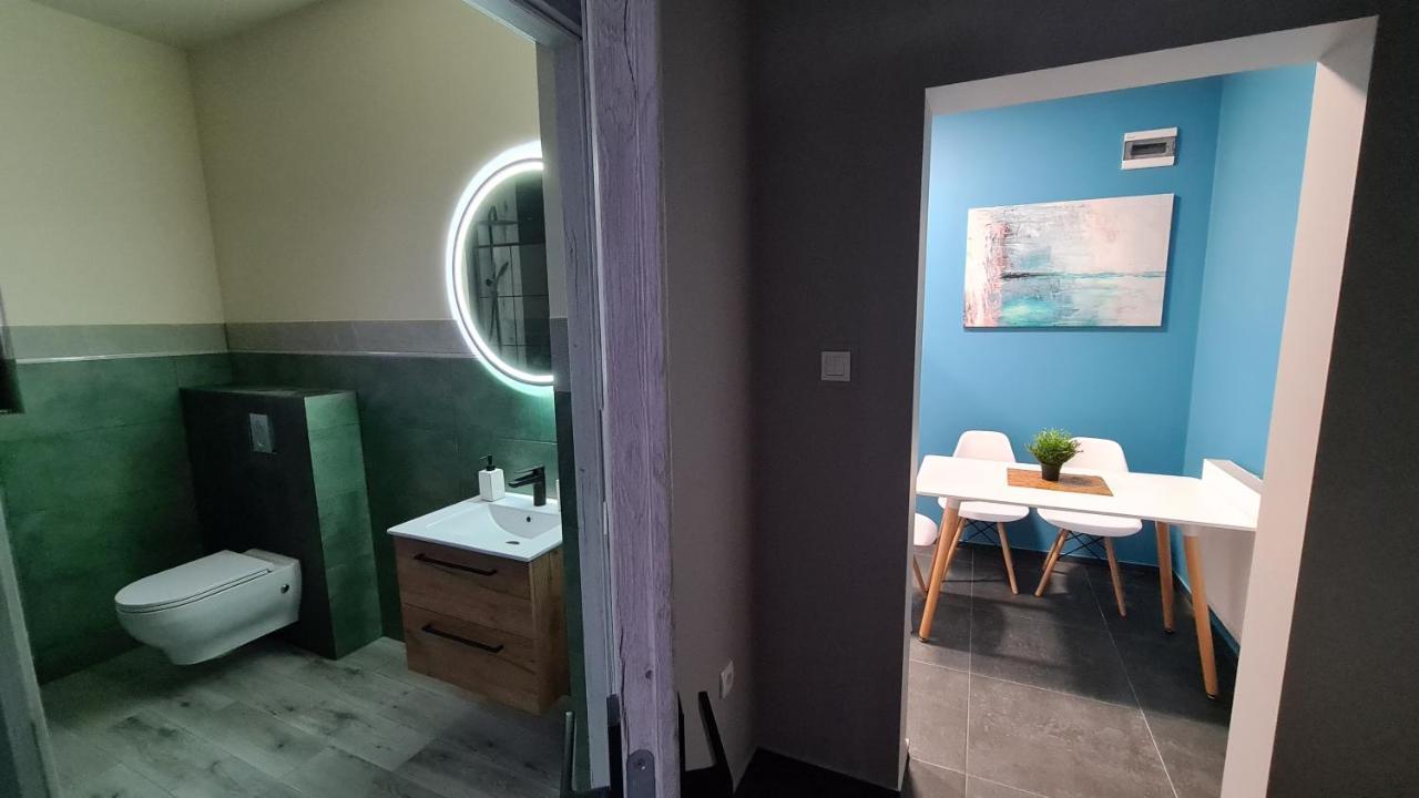 Urocze Apartamenty Na Wsi Goledzinow Экстерьер фото