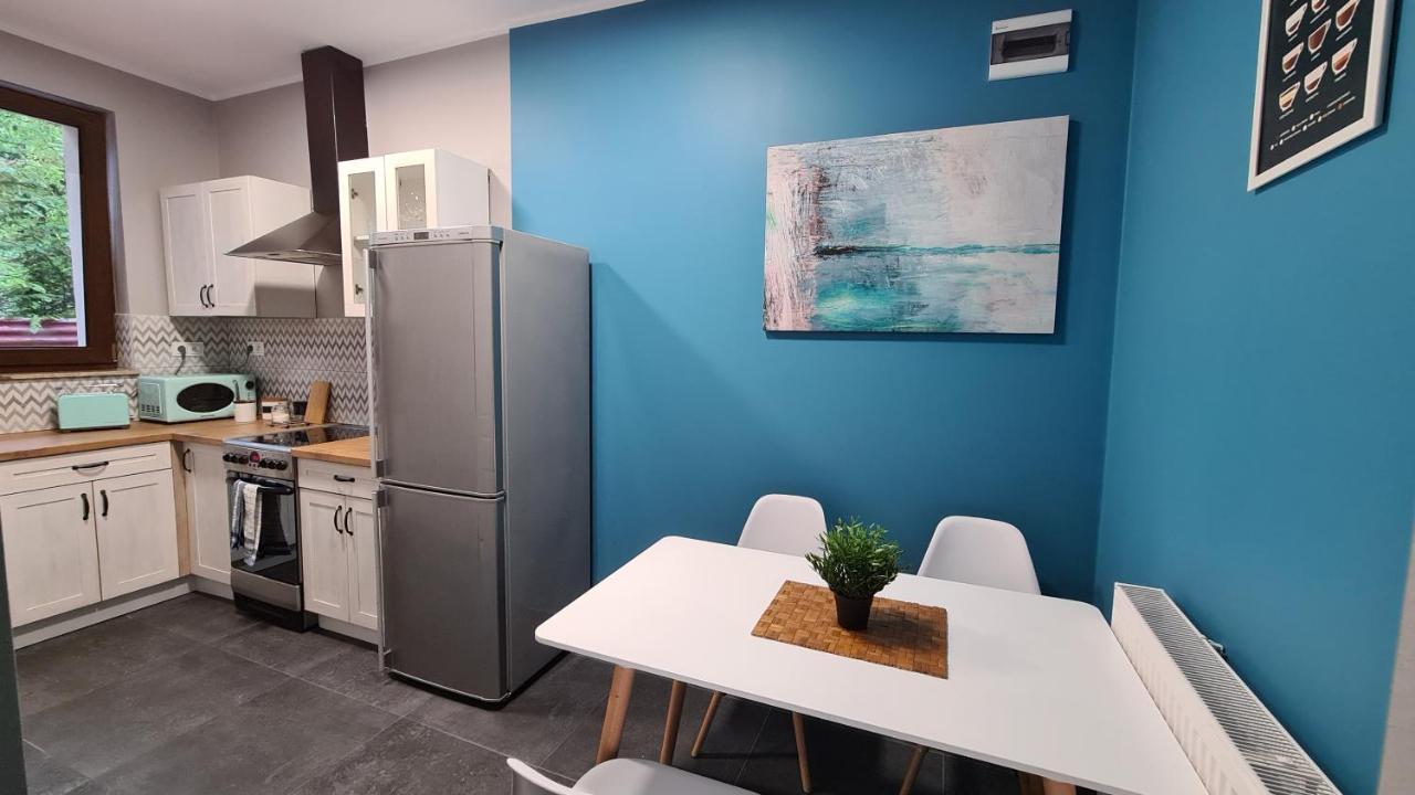 Urocze Apartamenty Na Wsi Goledzinow Экстерьер фото