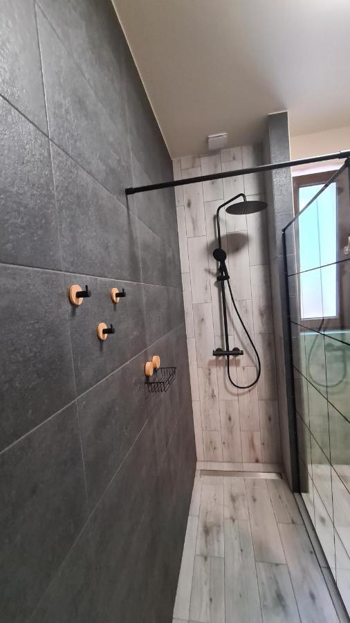 Urocze Apartamenty Na Wsi Goledzinow Экстерьер фото